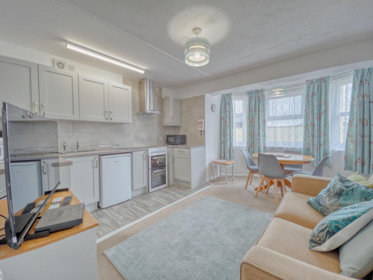 Apartment 7 - 1 Bedroom Sea Front Location - Step Free Access From Rear - Free Parking 佩恩顿 外观 照片